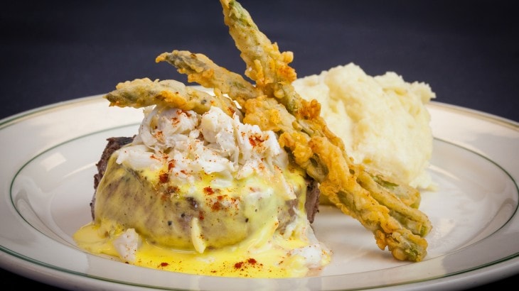 Gourmet seafood with asparagus and mashed potatoes